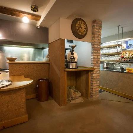 Gluten Free Dezela Okusov krevet i doručak